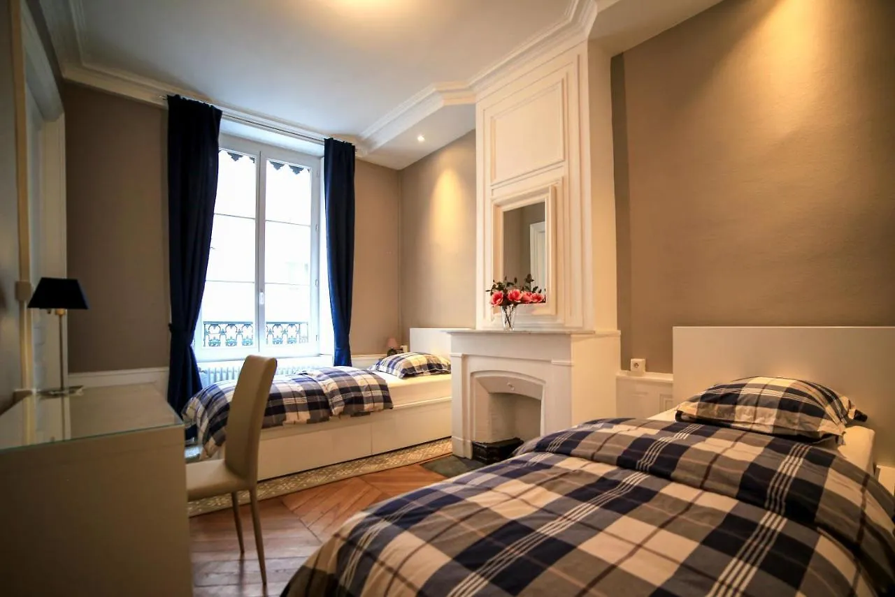 La Suite Lanterne Lyon 0*,  France